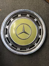 Mercedes W115 Wheel Trim Missing Lug