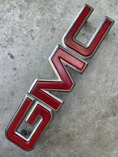 1988-1998 GMC Yukon Sierra Suburban Truck GRILL EMBLEM Badge Logo OEM parts