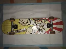 SKATEBOARD,TONY HAWK.GOOD CONDITION,LIGHT,FAMOUS, FOR TEENS-ADULTS, CHEAP, USED.