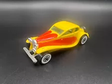 Hot Wheels Vintage 37 Bugatti Yellow Whitewalls WW 1991 #28 90s Blue Card