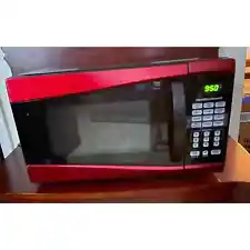 Hamilton Beach 0.9 Cu. ft. 900W Red Microwave Oven Model EM925AJW-P2