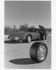 1990 Goodyear Track Talk Gatorback Tires Press Photo and Release 0507 - Corvette