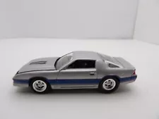 1982 CHEVY CAMARO Z28 1999 JOHNNY LIGHTNING CAMARO COLLECTION 1:64 DIE-CAST