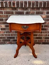 VINTAGE LEXINGTON FURNITURE VICTORIAN SAMPLER COLLECTION MARBLE TOP NIGHTSTAND