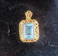 Solid 18k Gold Natural Sky Blue Topaz Pendant Without Chain for Clearance Sales