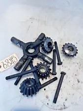 1961 Farmall IH 560 Diesel Tractor Differential Spider Gears & Parts 45080DA