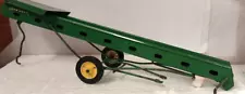 Vtg Metal John Deere ERTL Green Hay Bale Elevator Hand Crank Nice Rubber Belt