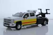 2017 Chevy Silverado 3500HD Wrecker/ Tow Truck, Diesel Dually 1:64 Diecast Model