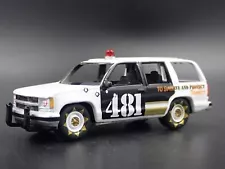 1997 CHEVY CHEVROLET TAHOE POLICE DEMOLITION DERBY 1:64 SCALE DIECAST MODEL CAR