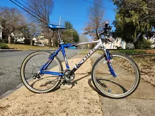 Early 2000's Blue / Silver TREK Alpha 4300 Mens Mountain Bike