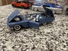 DANBURY MINT 1958 FORD THUNDERBIRD CONVERTIBLE MONARCH BLUE SCALE 1:24 COA