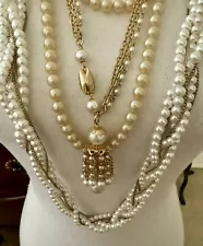 Group Of 3 Stunning VTG Pearl / Gold Mix Necklace’s. Cascading Mixed Lengths.