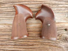 New ListingSanderson Grips for Colt Revolvers