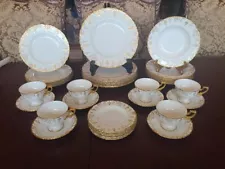 ROYAL CROWN DERBY FINE BONE CHINA VINE GOLD PATTERN Service for 6