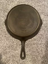 GRISWOLD “ERIE” CAST IRON #7 SLANT LOGO SKILLET WITH HEAT RING 701 E