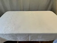 Beautiful Vintage 118x60” White Jacquard Damask Tablecloth EUC