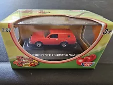 MotorMax Fresh Cherries 1977 Ford Pinto Cruising Wagon Orange HO Scale 1:87