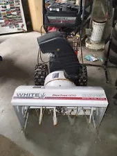 1999 White MTD Snow Boss 1250 33 inch 12HP Self propelled Snowthrower