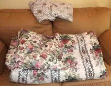 SALE Reversible vtg floral twin comforter fitted sheet & flat sheet