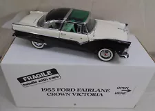 Danbury Mint 1955 Ford Fairlane Crown Victoria Black & White 1/24 Diecast Car