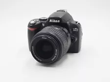 Nikon D40 digital camera w/ 18-55mm lens (U35613)