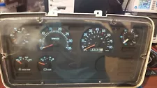 2001 STERLING L9500 USED DASHBOARD INSTRUMENT CLUSTER FOR SALE (Crack on lens)