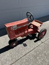 1960s International Harvester Farmall 806 ERTL ESKA OG Farm Toy Pedal Tractor