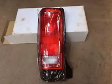 1986 CARAVAN DRIVER LEFT TAIL LIGHT 6806 (For: 1985 Dodge Caravan)