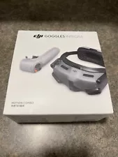 DJI FPV Goggles V2 and Motion Controller Combo for Avata Mini 3 Pro