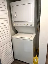 electric washer and dryer set- Great condition. White