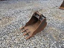 20" Cat Mini Excavator Bucket; 45 mm Pins, Cat# 454-9910