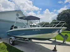 Boston Whaler 170 Super Sport - ONLY 180 hours/Boston Whaler 17ft