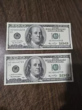 2 $100 Bills Old Design Series 2006 Vintage Consecutive Numbers Description