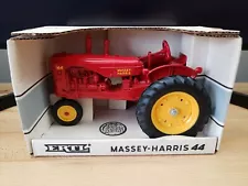 Ertl Massey-Harris 44 Tractor Diecast 1:16