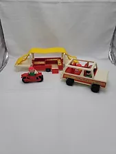 1979 Fisher Price Little People 992 Jeep & Pop-up Camper, Figures And Motorcycle