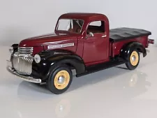 ( DS ) 1946 Chevy pick up truck, maroon and black PRISTINE 1/19 Diorama Scale