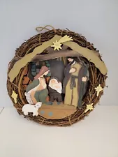 Nativity Scene Baby Jesus Religion Christmas Wooden Wreath 13 in Diameter NEW
