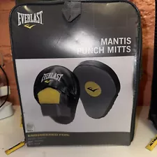 Everlast Boxing Mantis Punch Mitts for Boxing MMA Training and Mitt Work