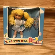 Toys “r” us kids lil friends doll W/patch advertising gatabox