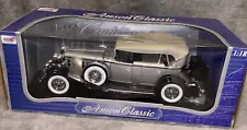 Anson Classic 1:18 1932 Cadillac Sport Phaeton in Silver