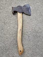 Vintage 35 Ounce Poll-Claw Broad Carpenters Roofers Hatchet READ Wood Chop Axe