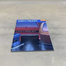 1990 CHEVY TRUCKS BLAZERS SUBURBANS S-10 COMPACT PICKUPS VOLUME 1 SALES BROCHURE