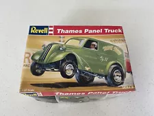 Revell Thames Panel Truck Anglia/Gasser 1:25 Model Kit Car #7609 New Open Box