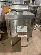 Winston Commercial Electric Powered Pressure Fryer! All Stainless Steel! On Legs