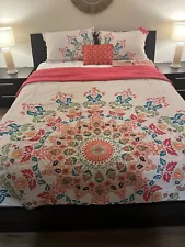 Full size comforter w/shams, fitted sheet, pillowcases and accent pillow