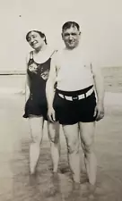 1920s Woman Swimsuit with Fish on it Man Bathing Suits Beach Fashion Photo P12j2