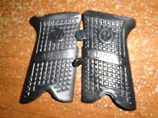 RUGER P94 STAINLESS 9MM SEMI AUTO PISTOL GRIP SET WITH SCREWS