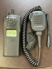 MOTOROLA XTS1500 RADIO 450 to 512 UHF P25 w/MIC, BATTERY, ANTENNA USED