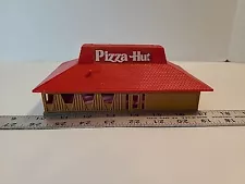 ho scale Pizza Hut restaurant For Minature Rail Road Town