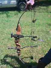 compound bow right hand used